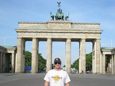 brandenburg-gate.bmp