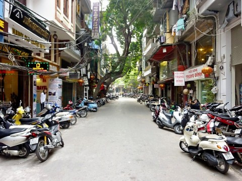 hanoi-typical-side-street.bmp