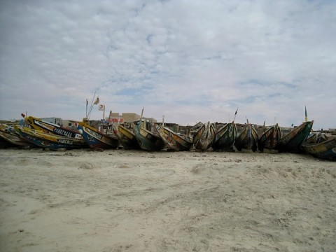 mauritania-lottsa-boats.bmp
