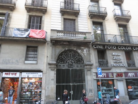 The entrance to my apartment building in Barcelona on Las Ramblas