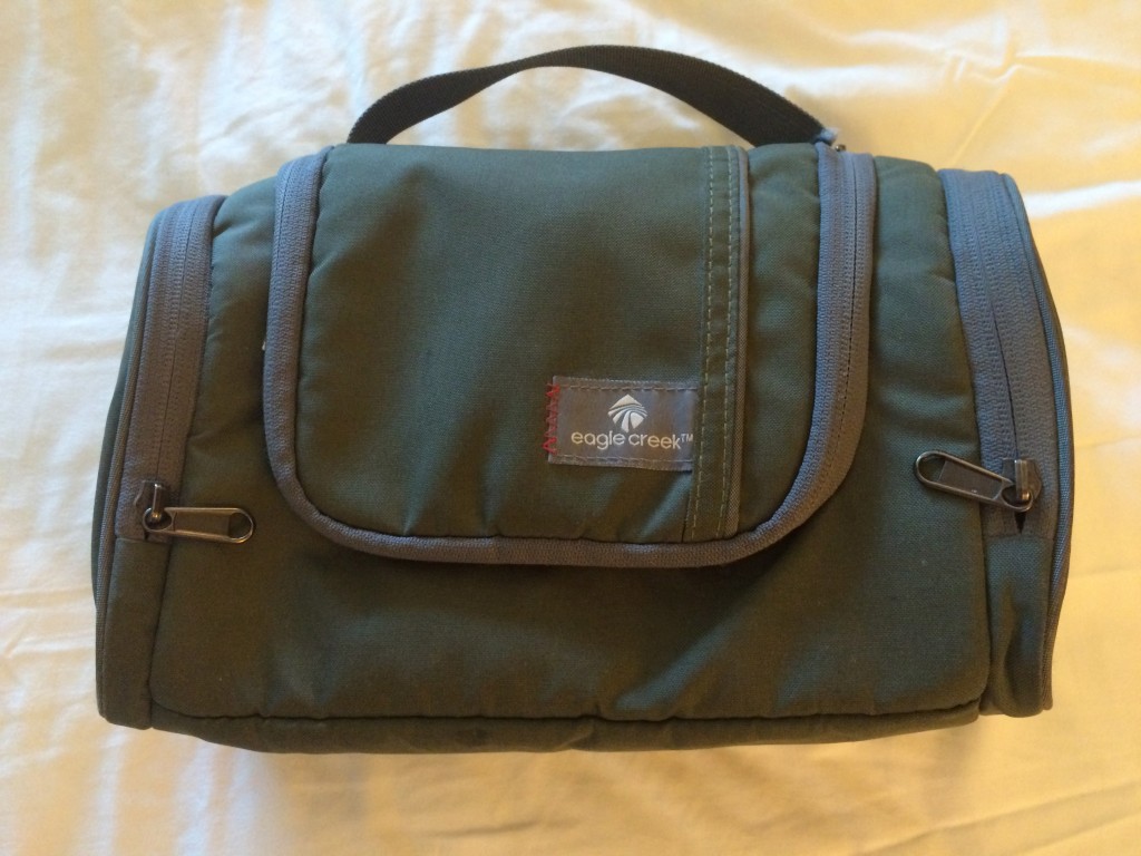 TravelSmith, Whats in my carry on, toiletry bag, eagle creek