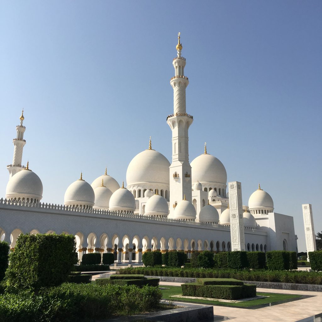 two things you must do in Abu Dhabi, Abu Dhabi, Emirates, United Arab Emirates, Sheikh Zayed Grand Mosque, Grand Mosque, mosque, first glimpse