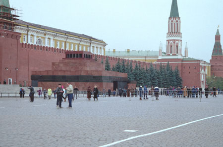 red_square_tomb_side.bmp