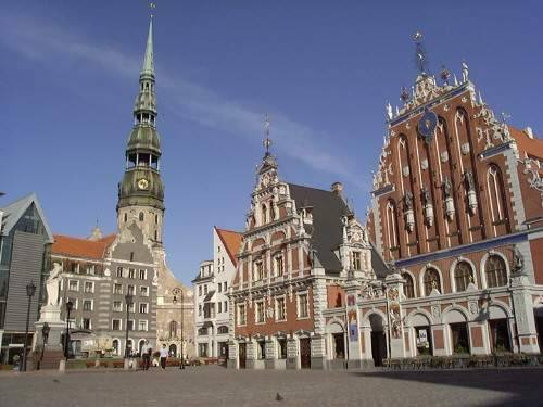 riga_latvia_blackheads_house_500x375.bmp