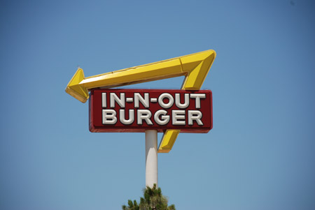 in-n-out-sign.bmp