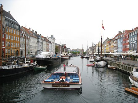 copenhagen-nyhavn-quays.bmp