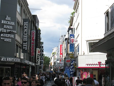 koln-busy-street.bmp