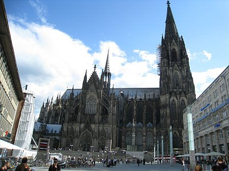 koln-cathderal-from-train-station.bmp