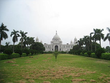 kolkata-victoria-memorial-2.bmp