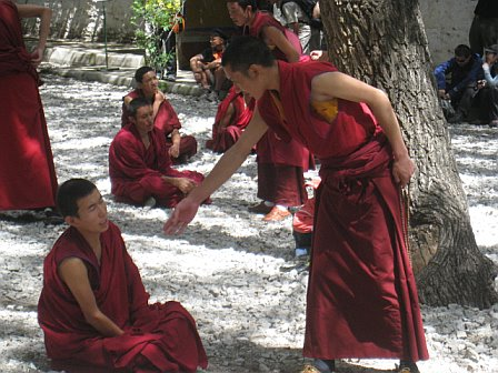 tibet-debating-monks-close-up.bmp