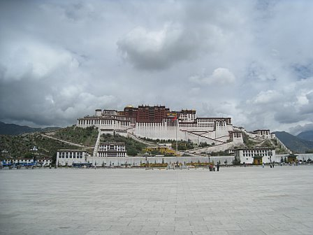 tibet-potala-from-square.bmp