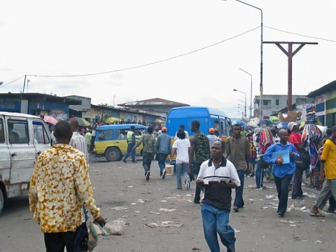 drc-typical-street-scene-kinshasa.bmp