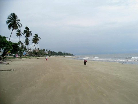 gabon-beach-in-libreville.bmp