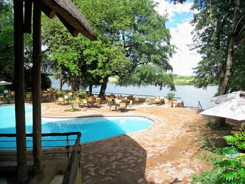 chobe-safari-lodge.bmp