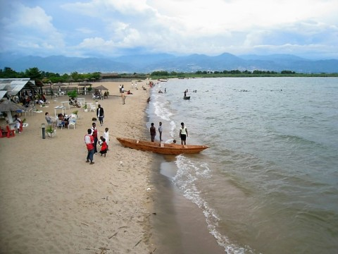 lake-tanganyika-burundi.bmp