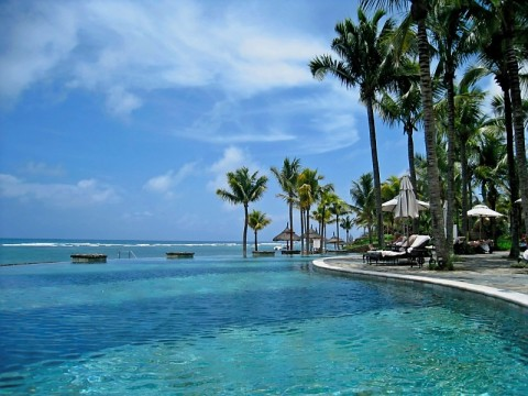 maur-infinity-pool-2.bmp