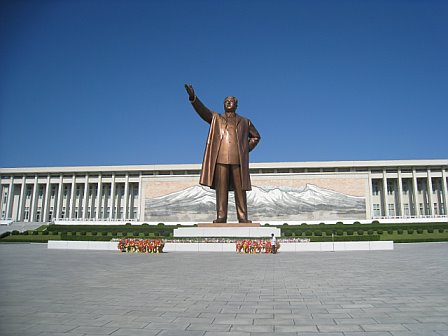 dprk-statue-1.bmp