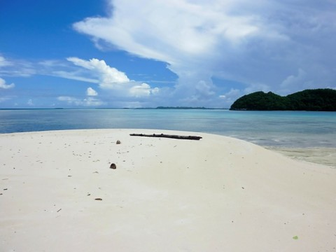 palau-rock-islands-beach.bmp