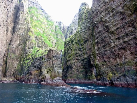 faroes-cliffs.bmp