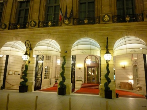 p2010-hotel-ritz-entrance.bmp