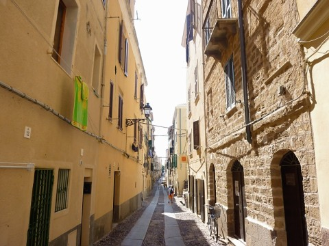 sardinia-old-town-alleyways.bmp