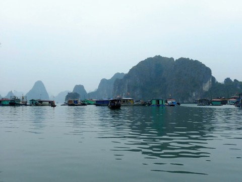 halong-floating-town.bmp