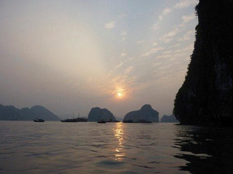 halong-setting-sun.bmp