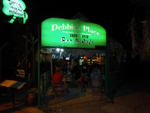 lps-debbies-pub.bmp