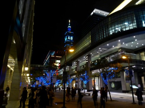 taipei-101-at-night-at-mall.bmp