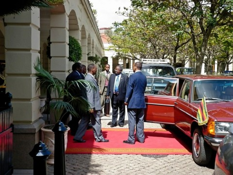 addis-mugabe-1.bmp