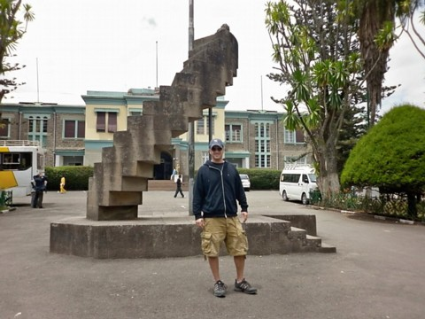 addis-mussolini-steps.bmp