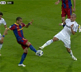 clasico-dani-alves-pepe.bmp