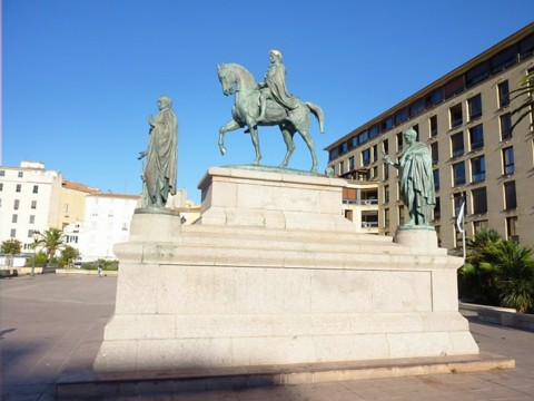 wai-napoleon-statue.bmp