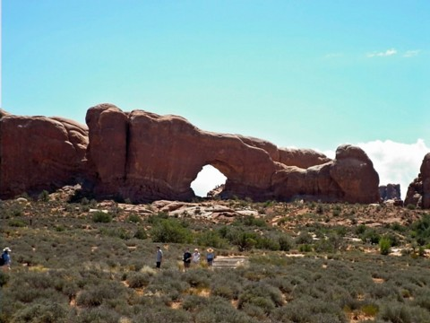 natl-arches-hole.bmp