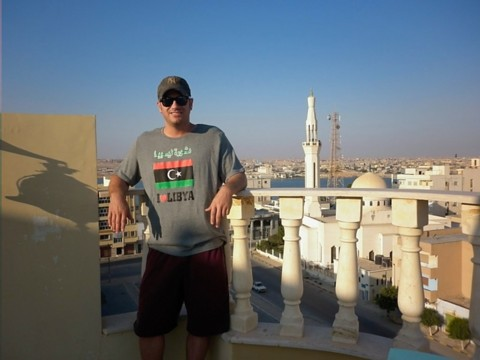 libya-me-on-hotel-balcony-with-tee.bmp