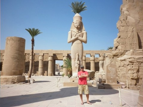 luxor-entering-karnak-temple.bmp