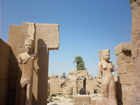 luxor-karnak-ruins.bmp