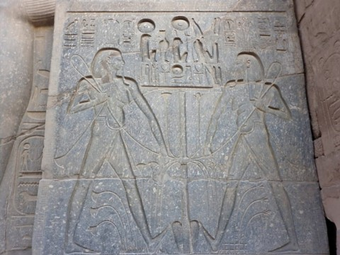 luxor-temple-hieroglyphics.bmp
