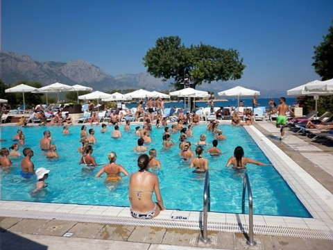 kemer-in-pool-aerobics.bmp