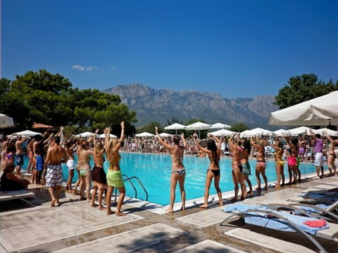 kemer-pool-dancing-1.bmp