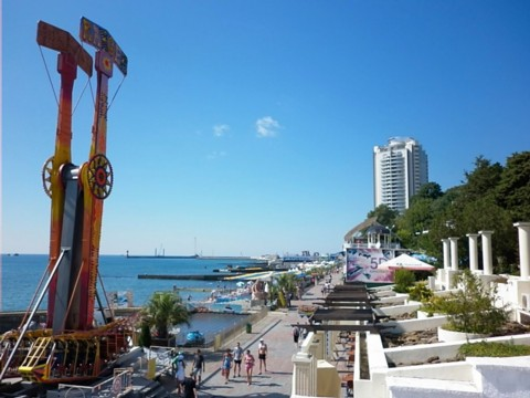 sochi-boardwalk.bmp