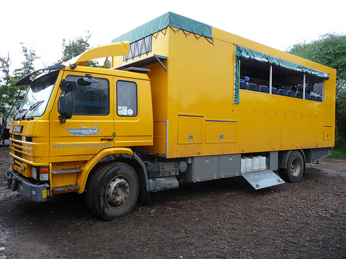 truck-yellow.bmp