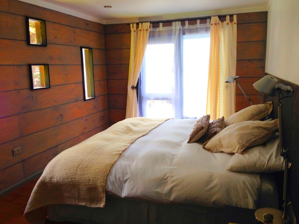 Robinson Crusoe Island, Chile, Crusoe Island Lodge, bed, room