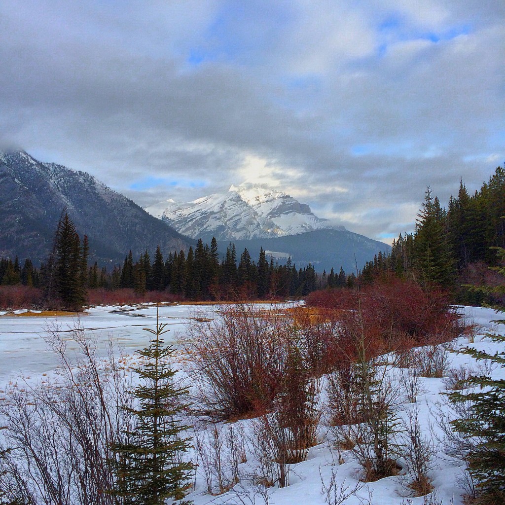 hike to sundance lodge, alberta