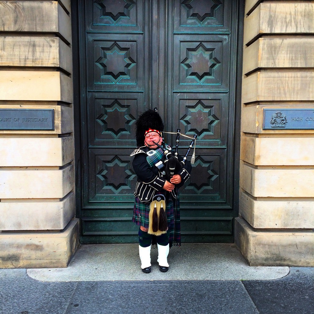 Edinburgh, Scotland, bagpiper, high court, Royal Mile