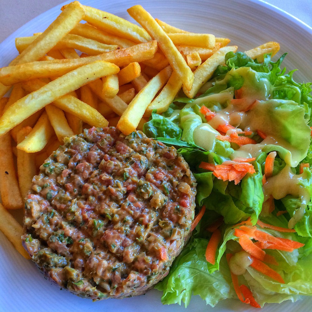 Reunion Island, La Reunion, cappuccino, Roland Garros, restaurant, steak tartar