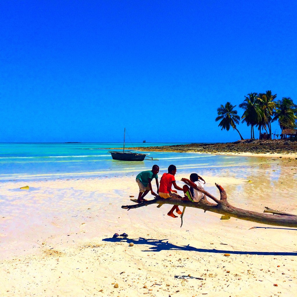 Nosy Iranja, Iranja, Nosy Be, Madagascar, kids