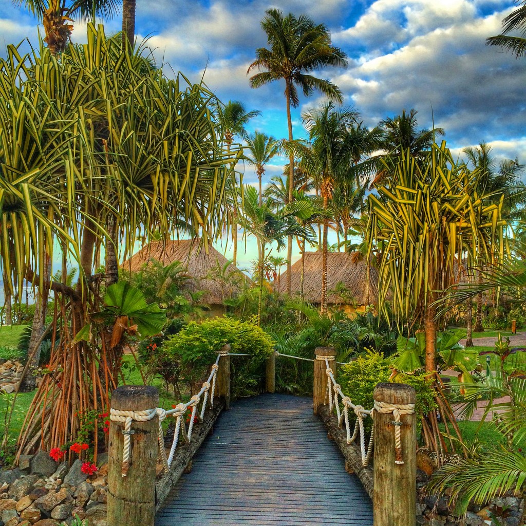 Fiji, Outrigger Fiji, bridge