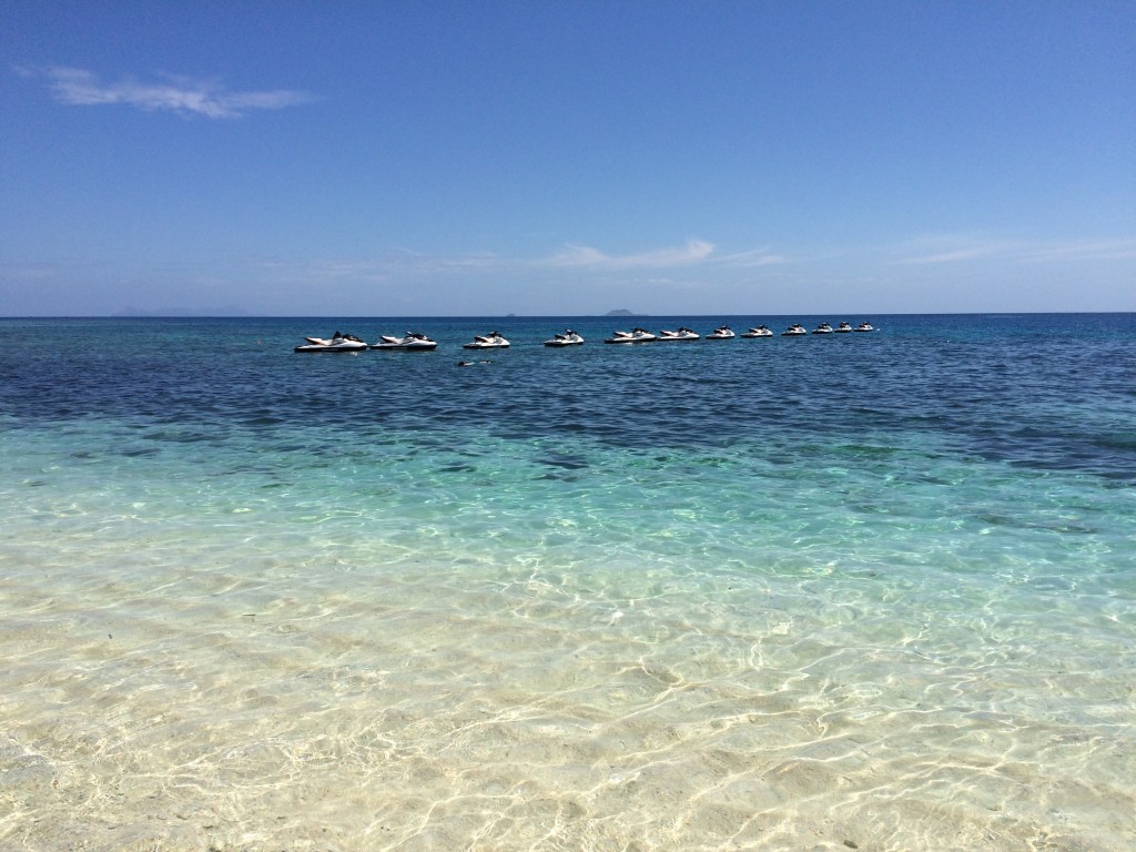 Beachcomber Island, Fiji, bula, jetskis