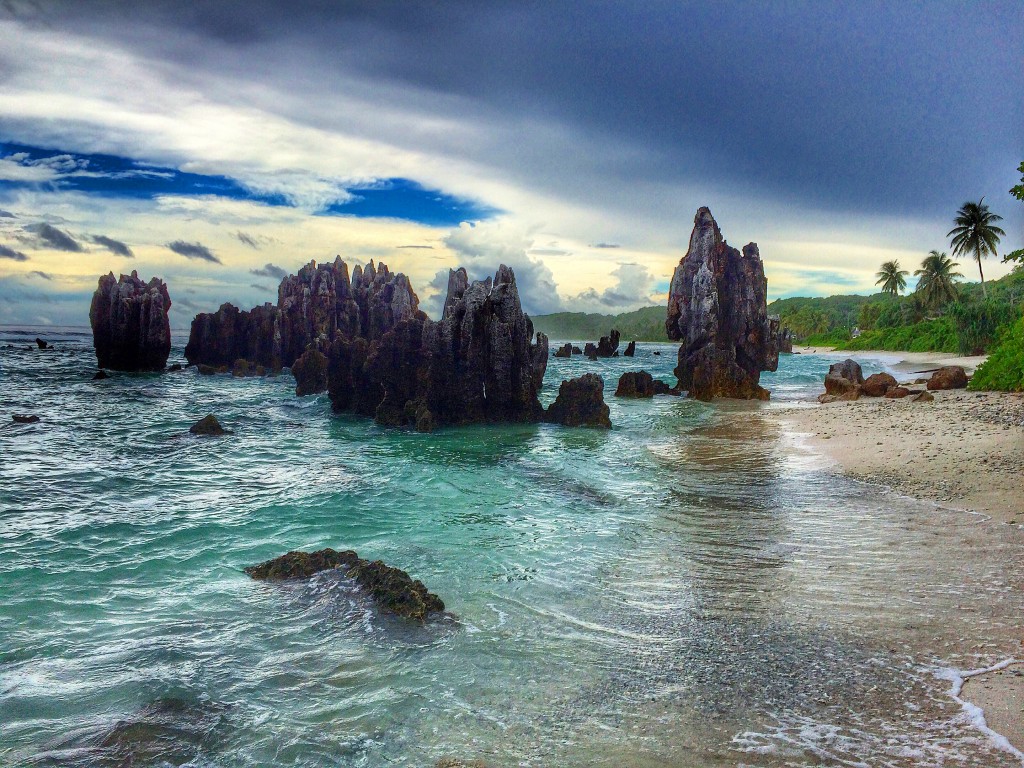 Nauru, pinnacles, beach